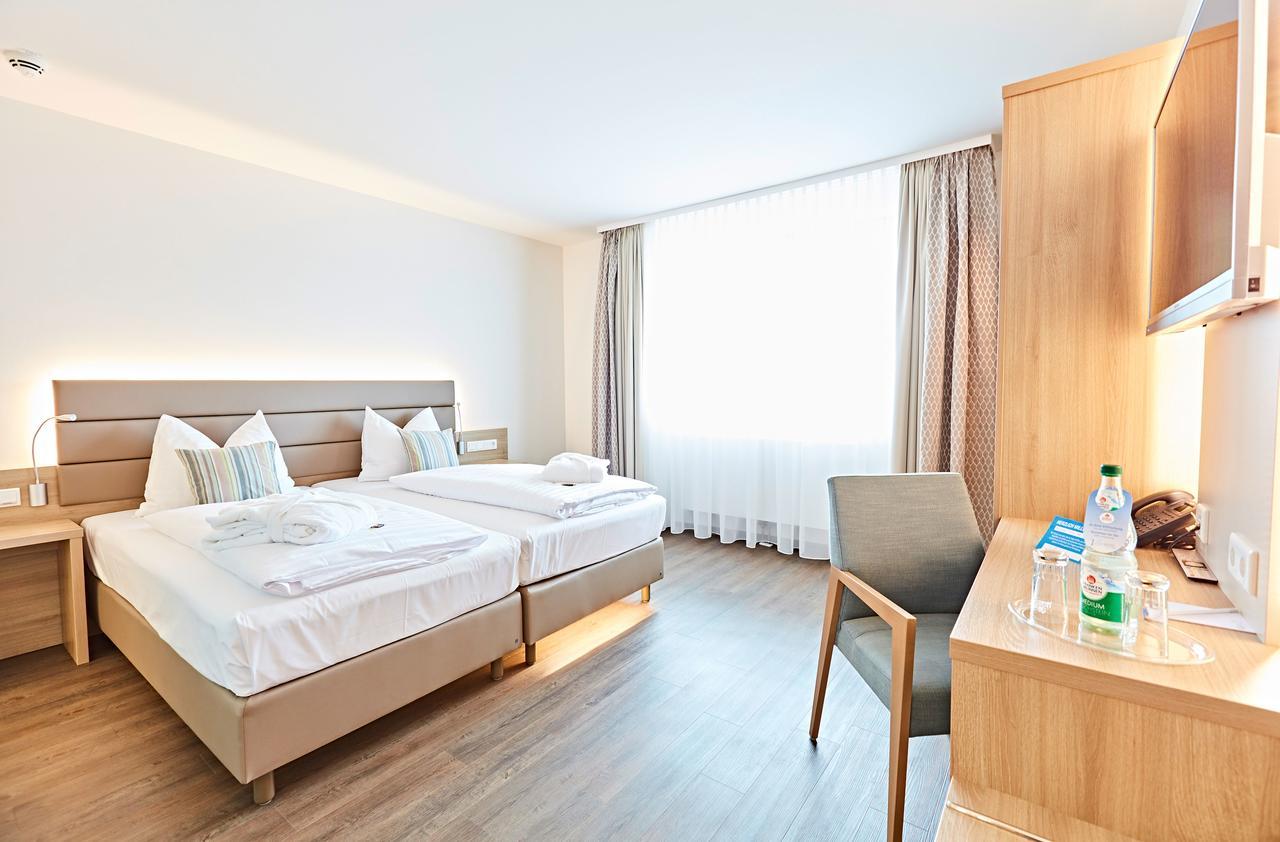 Vital Hotel An Der Therme Gmbh バート・ヴィンツハイム エクステリア 写真
