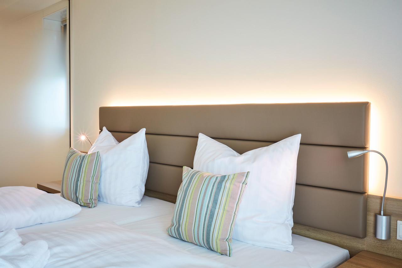 Vital Hotel An Der Therme Gmbh バート・ヴィンツハイム エクステリア 写真