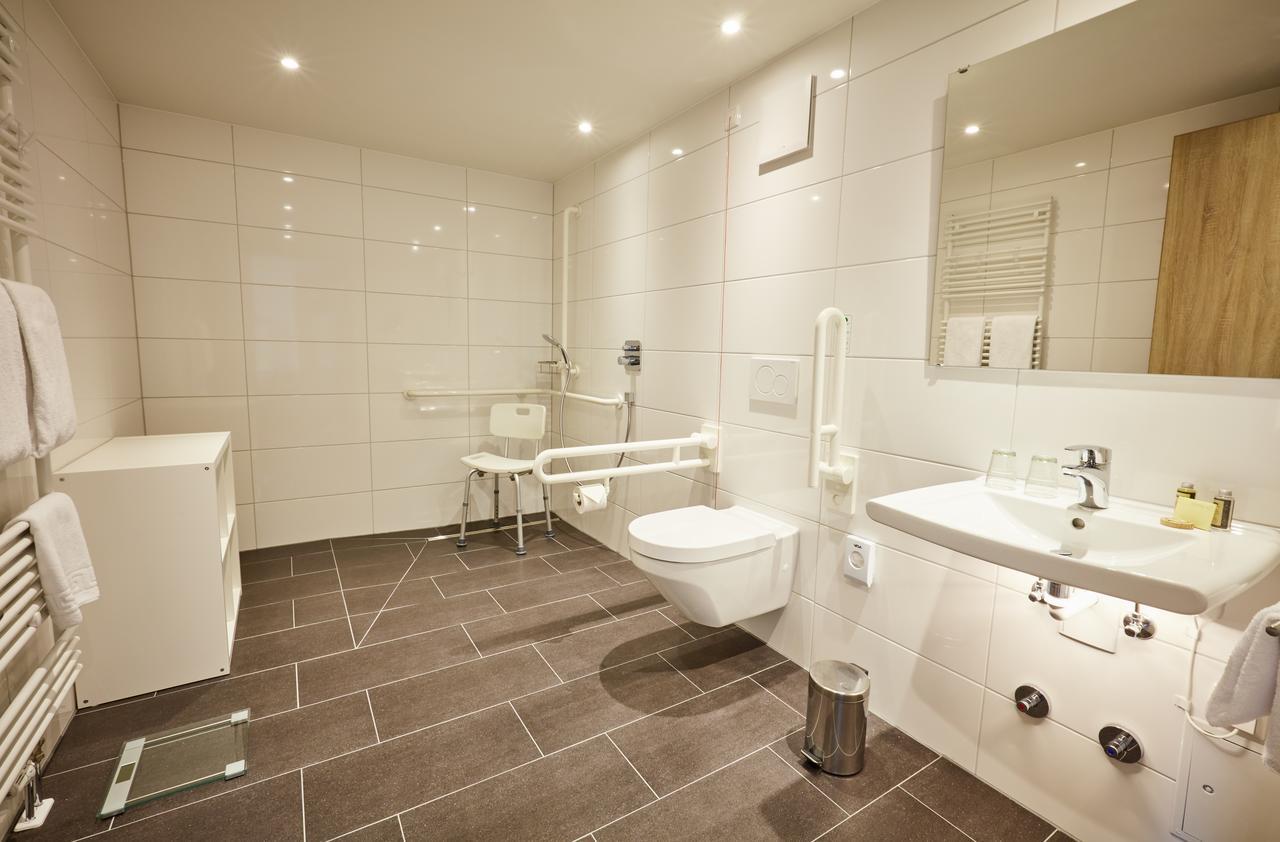 Vital Hotel An Der Therme Gmbh バート・ヴィンツハイム エクステリア 写真